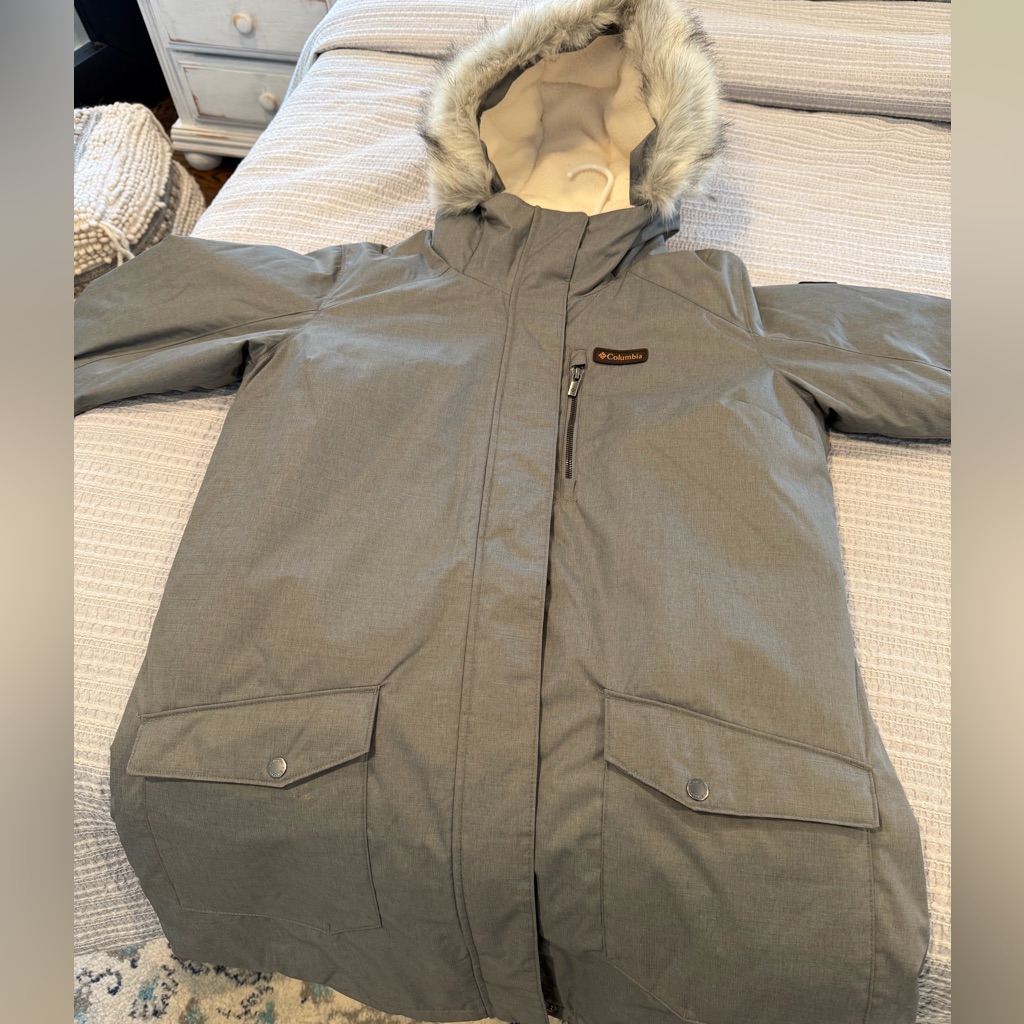 Columbia Omni Heat Woman’s Insulated Waterproof Coat With Fur Hood